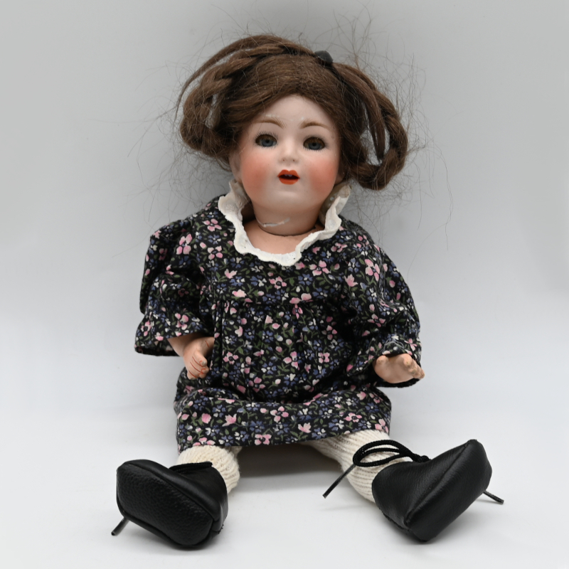 Porzellankopfpuppe