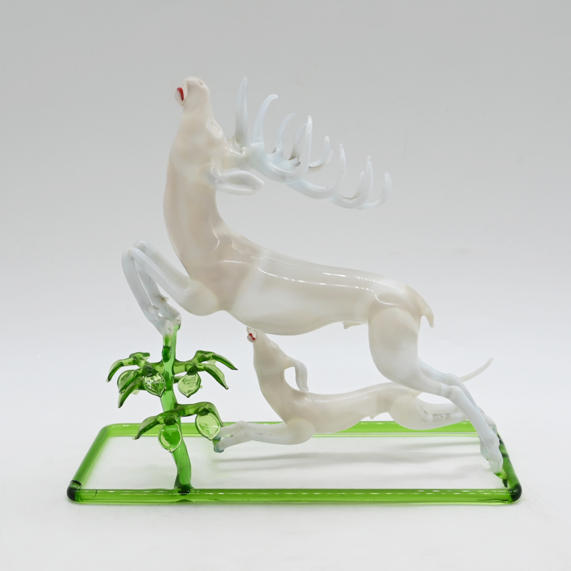 Glasfigur – Hirsch mit Hund