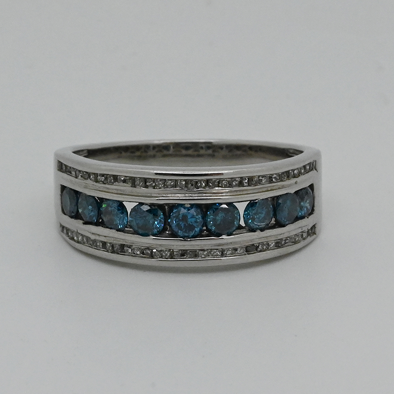 Ring mit blauen Brillanten und hellen Diamanten – Nr. 852