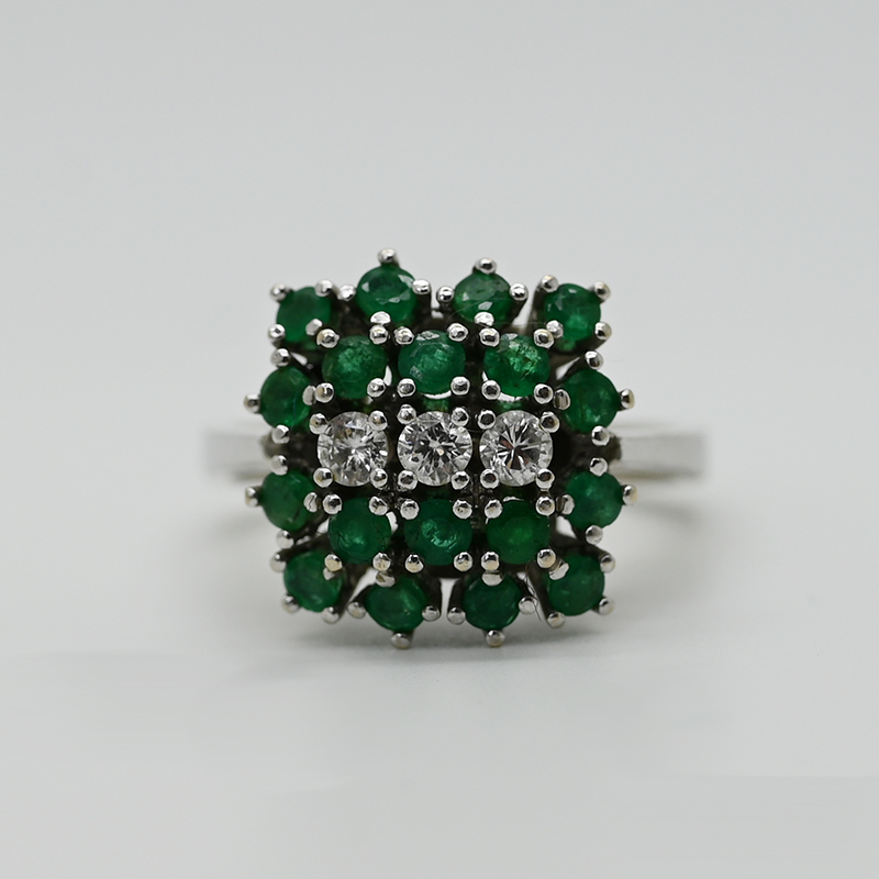 Ring mit Smaragden- Nr. 889