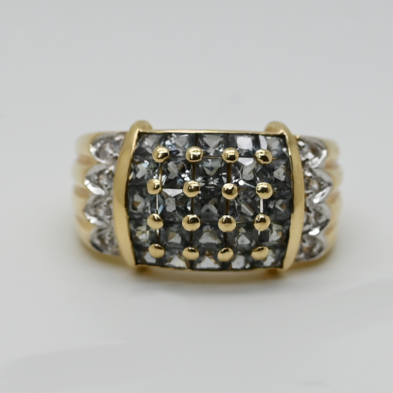 Ring mit graublauen und weißen Steinen- Nr. 890