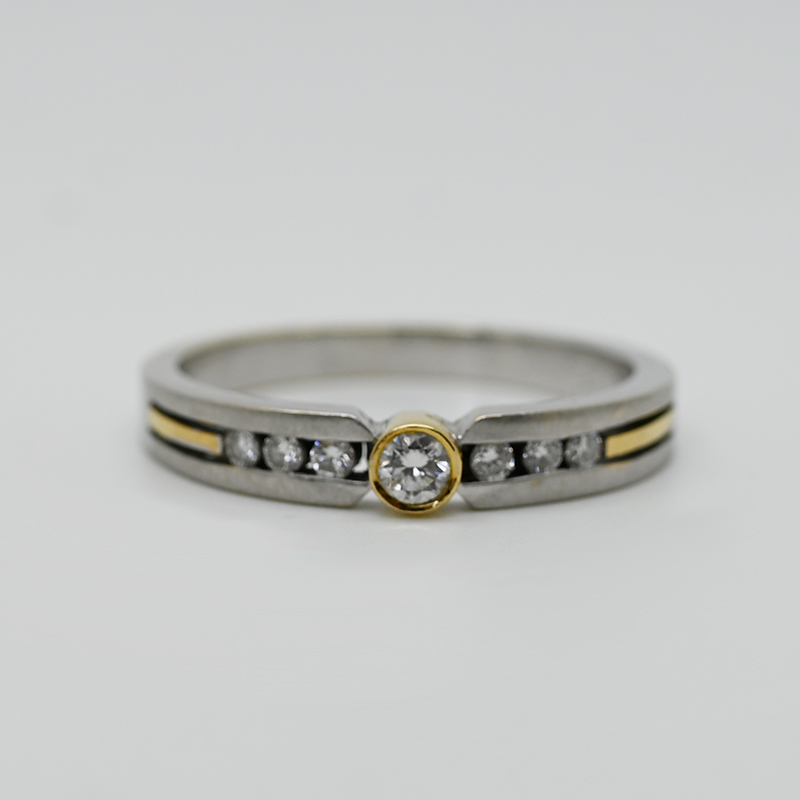 Ring mit Solitärbrillant- Nr. 891